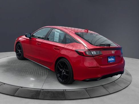Used 2023 Honda Civic Sport image 3