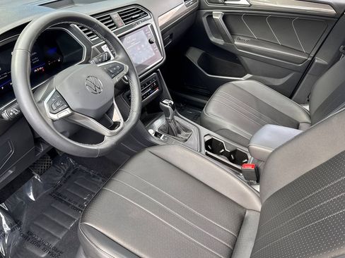 Used 2024 Volkswagen Tiguan SE image 4
