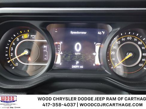 Used 2025 Jeep Wrangler Unlimited Rubicon AWD/4WD image 19