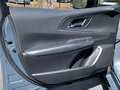 Used 2025 Toyota Prius Plug-In Hybrid image 19