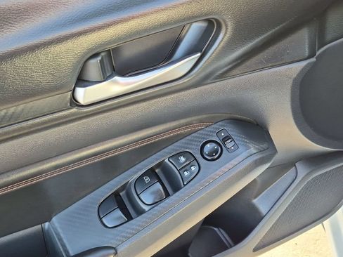Used 2020 Nissan Altima 2.5 SR FWD image 31