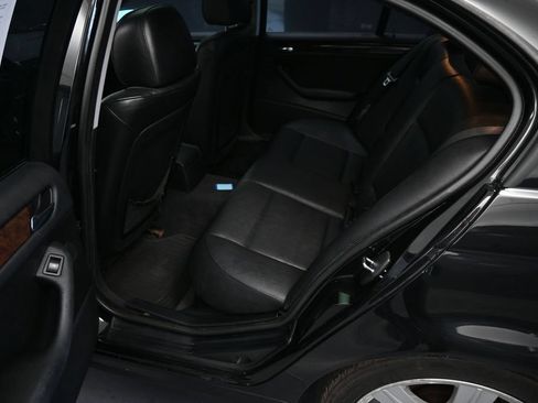 Used 2002 BMW 325i Sedan RWD image 14