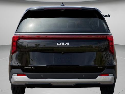 New 2026 Kia Carnival EX image 25