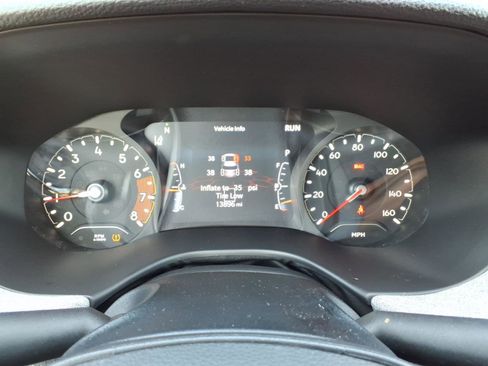 Used 2023 Jeep Compass Latitude image 25