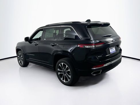 Used 2022 Jeep Grand Cherokee Overland w/ Luxury Tech Group IV image 7