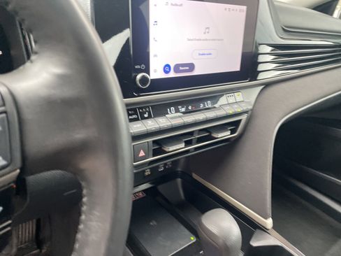 Used 2025 Toyota Camry LE w/ Convenience Package FWD image 19