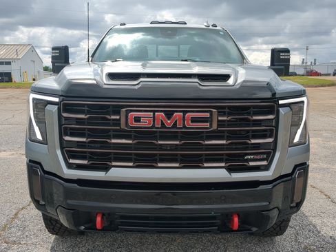 Used 2024 GMC Sierra 2500 AT4X AWD/4WD image 7