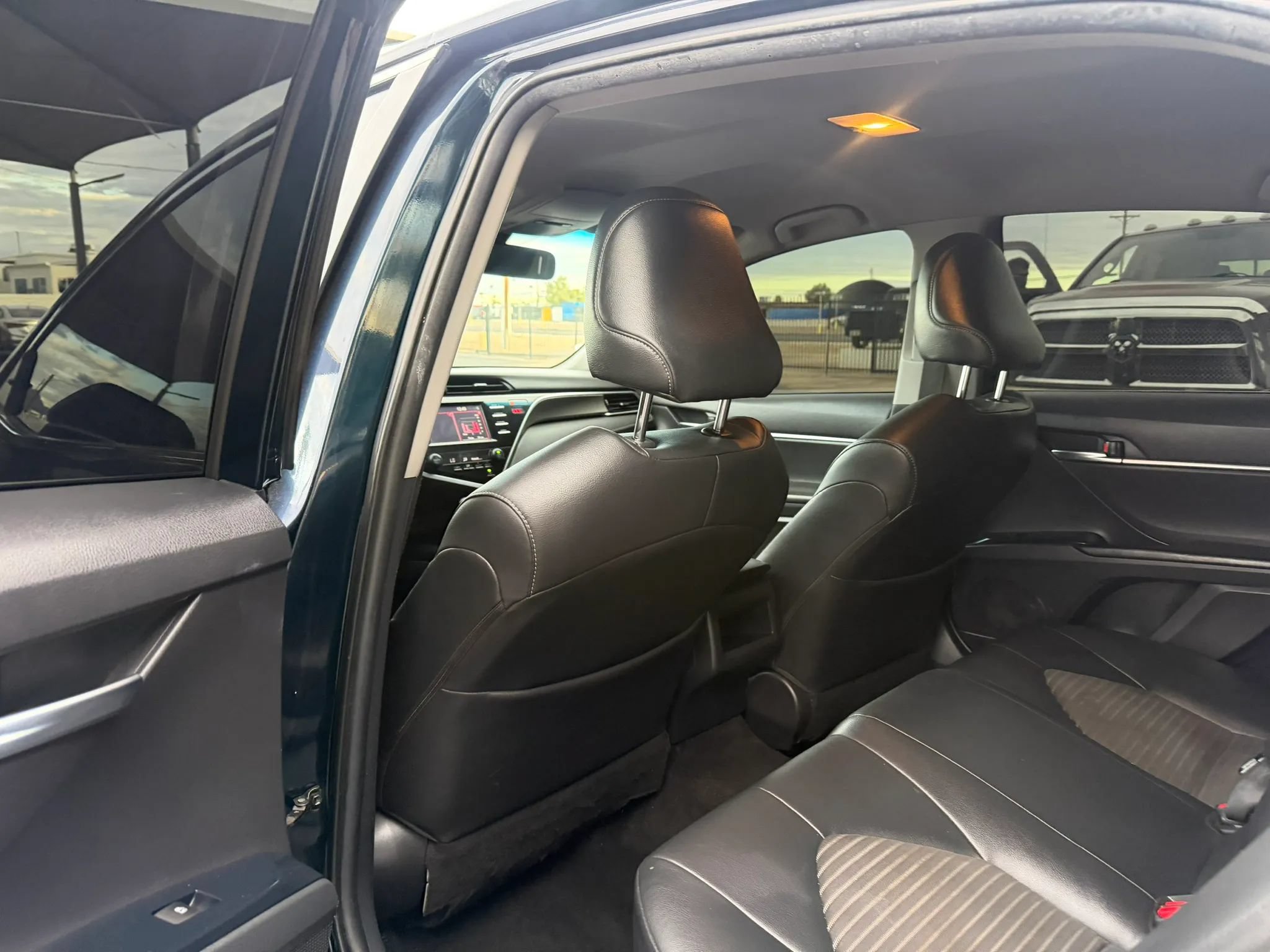 Used 2018 Toyota Camry SE FWD image 24