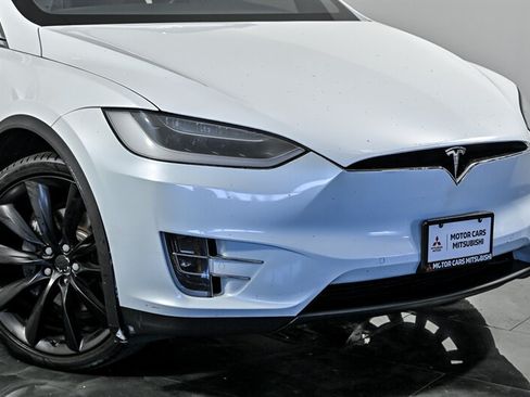Used 2018 Tesla Model X 75D AWD/4WD image 2