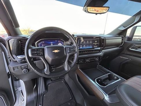 Used 2024 Chevrolet Silverado 3500 High Country w/ High Country Premium Package image 29