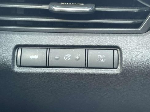 Used 2025 Nissan Altima 2.5 SV FWD image 17