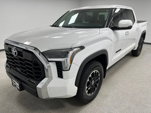 Used 2022 Toyota Tundra SR5 w/ TRD Off-Road Premium Package AWD/4WD image 4