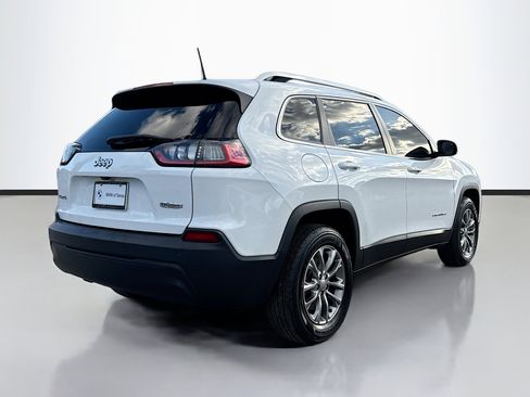 Used 2019 Jeep Cherokee Latitude Plus w/ Comfort/Convenience Group image 3