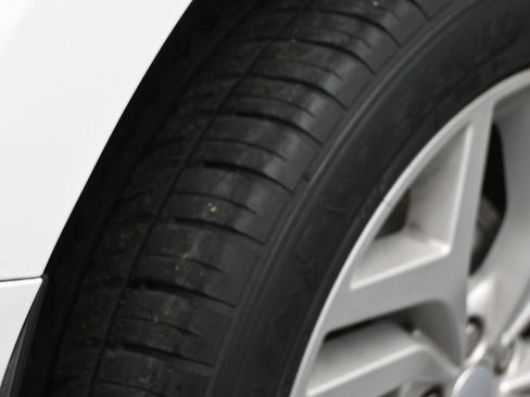 Used 2021 Land Rover Range Rover Evoque SE image 13