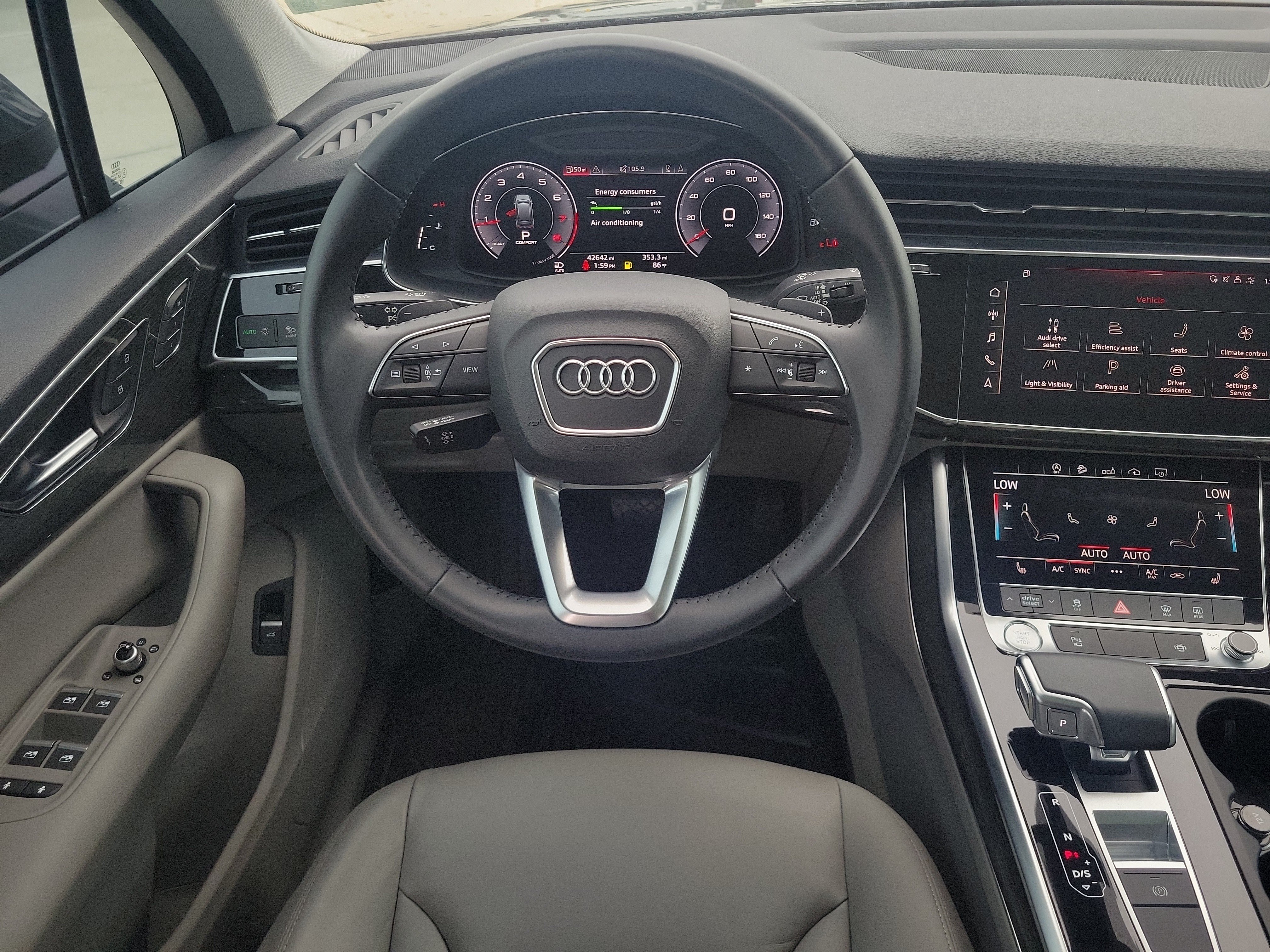 Used 2020 Audi Q7 2.0T Premium w/ Convenience Package AWD/4WD image 17