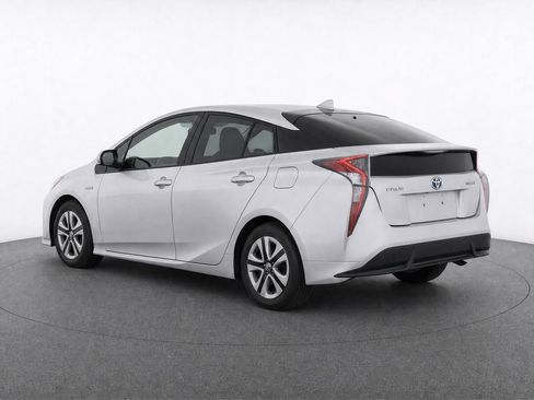 Used 2017 Toyota Prius Four Touring FWD image 3