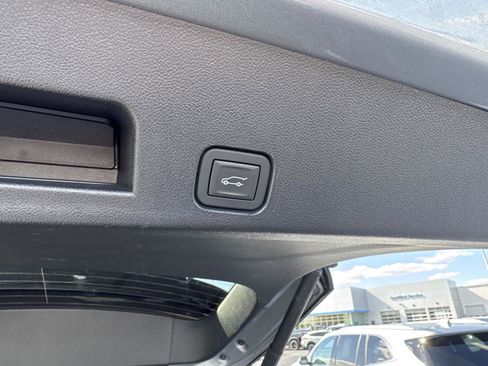 Used 2025 Buick Enclave Sport Touring FWD image 14
