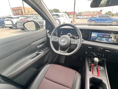 New 2025 Nissan Kicks SR image 27