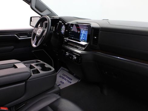 Used 2025 GMC Sierra 1500 SLT AWD/4WD image 26