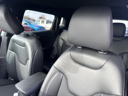 New 2026 Jeep Compass Latitude image 11