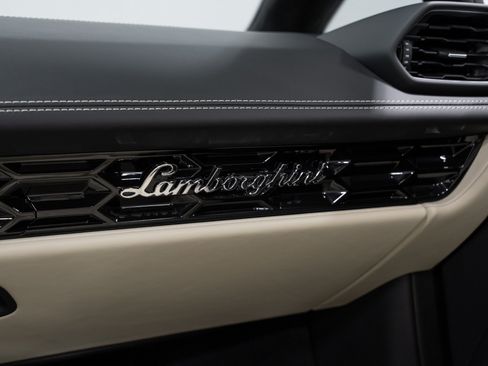 Used 2024 Lamborghini Huracan EVO AWD/4WD image 61