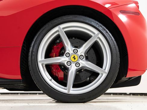 Certified 2017 Ferrari 488 GTB RWD image 18