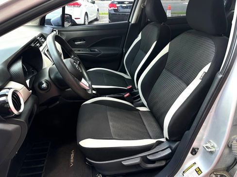 Used 2021 Nissan Versa SV image 11
