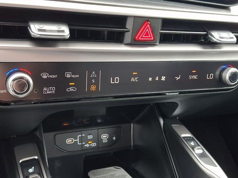 New 2026 Kia Sorento S AWD/4WD image 16