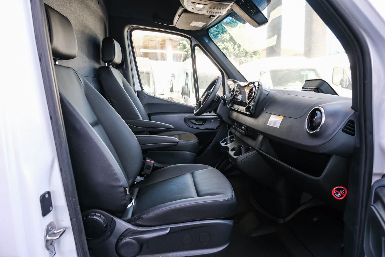 New 2025 Mercedes-Benz eSprinter 170 Cargo image 17