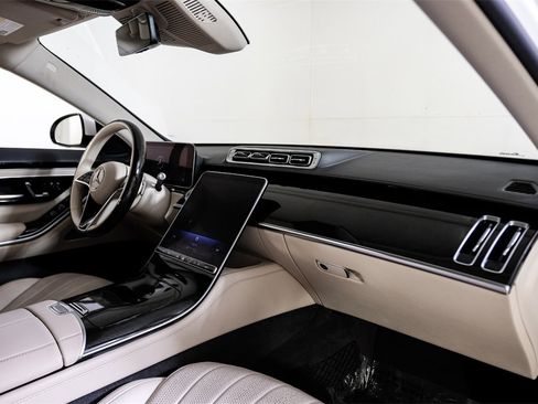 Used 2023 Mercedes-Benz S 500 S 500 image 12