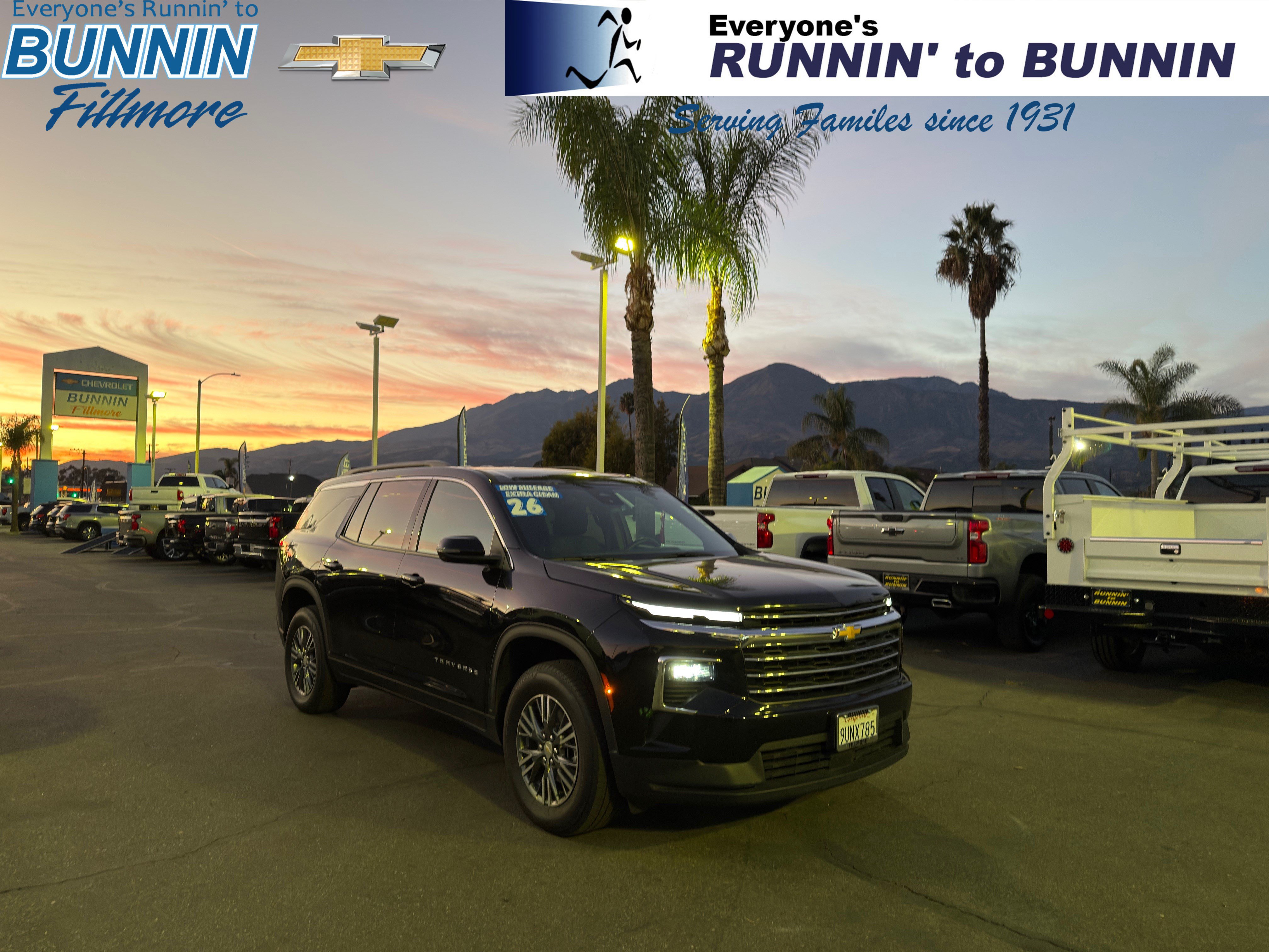 Used 2026 Chevrolet Traverse LT FWD image 1