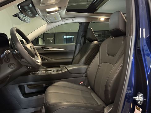 Certified 2026 INFINITI QX60 Luxe w/ Cargo Package FWD image 12