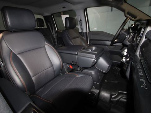 Used 2025 Ford F350 Lariat w/ Black Appearance Package image 25