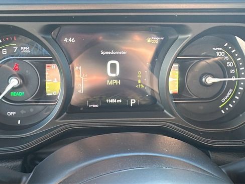 Used 2025 Jeep Wrangler Unlimited Rubicon 4xe image 20