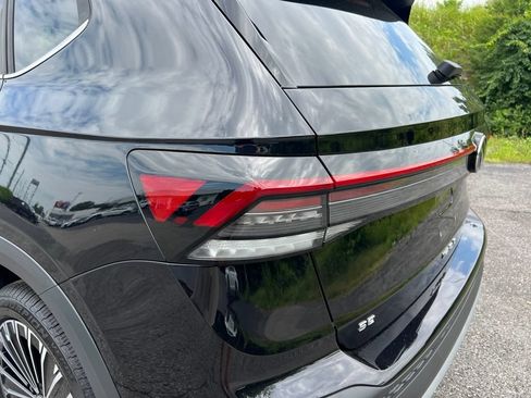 New 2026 Volkswagen Taos SE FWD image 12