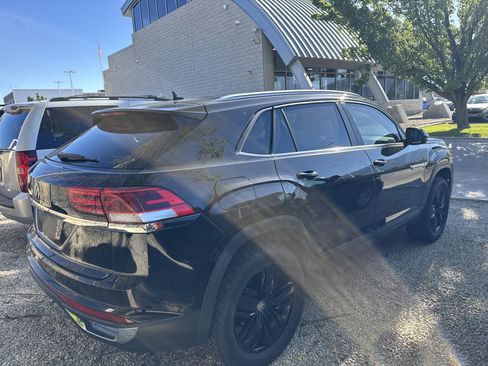 Used 2020 Volkswagen Atlas Cross Sport S FWD image 3