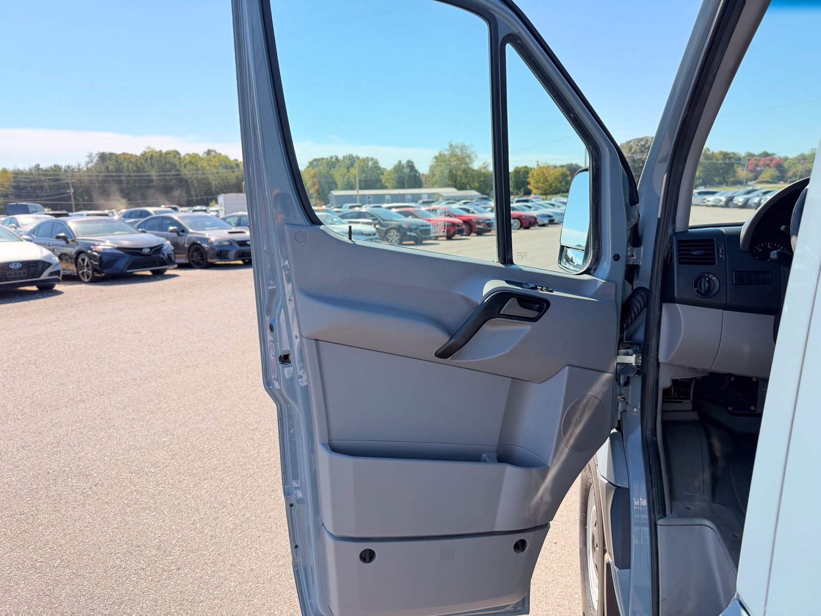 Used 2016 Mercedes-Benz Sprinter 2500 image 14