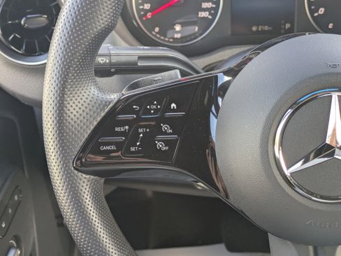 Used 2025 Mercedes-Benz Sprinter 2500 image 15