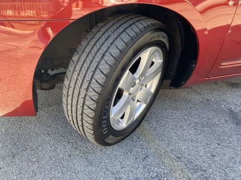 Used 2008 Kia Rondo LX w/ Convenience Pkg image 14