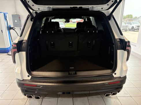 New 2026 Chevrolet Traverse LT w/ Midnight/Sport Edition AWD/4WD image 5