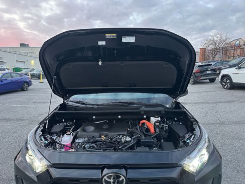 Used 2025 Toyota RAV4 LE image 31