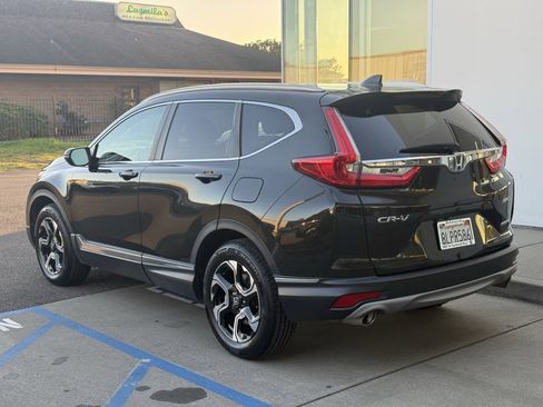 Used 2019 Honda CR-V Touring image 4