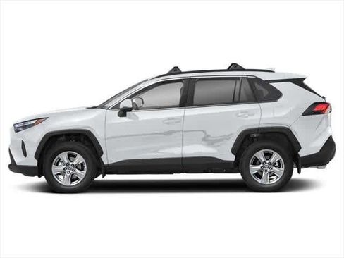 Used 2023 Toyota RAV4 XLE Premium image 3