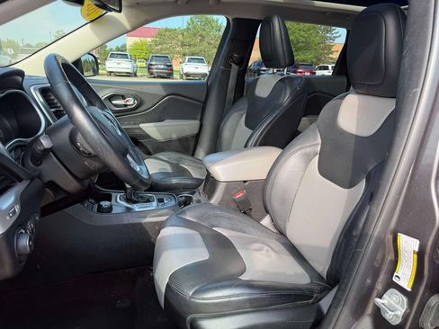 Used 2014 Jeep Cherokee Limited w/ Luxury Group AWD/4WD image 17