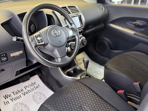 Used 2011 Scion xD Hatchback 4D image 32