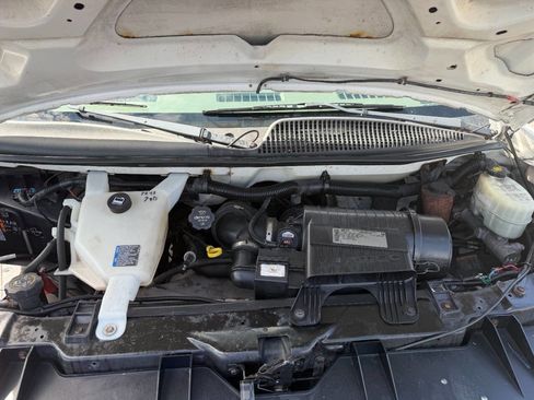 Used 2013 Chevrolet Express 2500 RWD image 45
