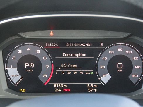 Certified 2025 Audi Q3 2.0T Premium w/ Convenience Package image 25