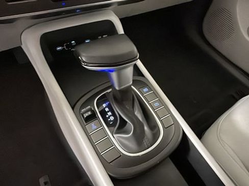 Certified 2025 Hyundai Kona SEL AWD/4WD image 22