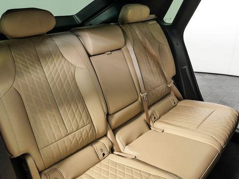 Used 2024 Cadillac Lyriq Luxury w/ Nappa Leather Package AWD/4WD image 19
