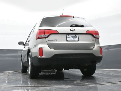Used 2014 Kia Sorento LX image 40